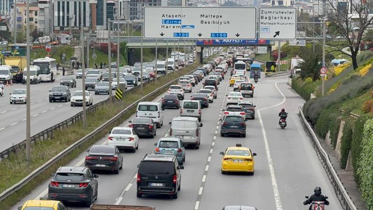 Haftanın ilk gününde İstanbul’da trafik kilitlendi! Yoğunluk yüzde 80’e dayandı