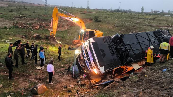 Malatya-Adıyaman yolunda yolcu otobüsü devrildi: 3 ölü, 22 yaralı