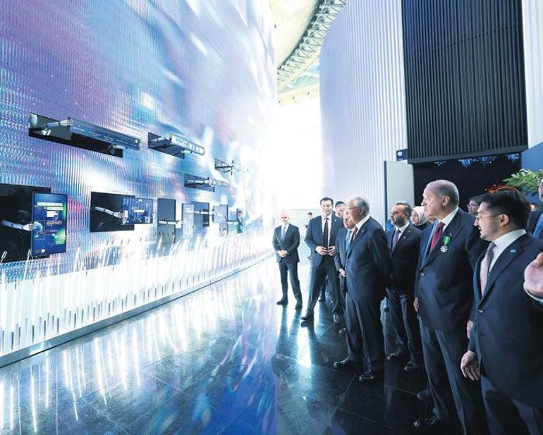 Cumhurbaşkanı Erdoğan, Türkiye-Kazakistan İş Forumu’na katıldı! ‘Ticarette hedef 15 milyar dolar’