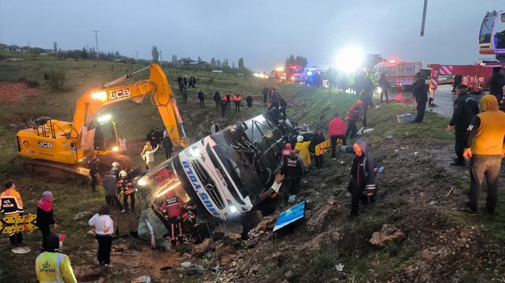 SON DAKİKA | Malatya-Adıyaman yolunda yolcu otobüsü devrildi: 3 ölü, 22 yaralı