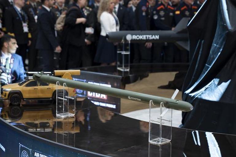 ROKETSAN'dan gövde gösterisi! İşte 4 yeni sistem: NEŞTER, CİRİT Anti-İHA, CİDA ve mini seyir füzesi