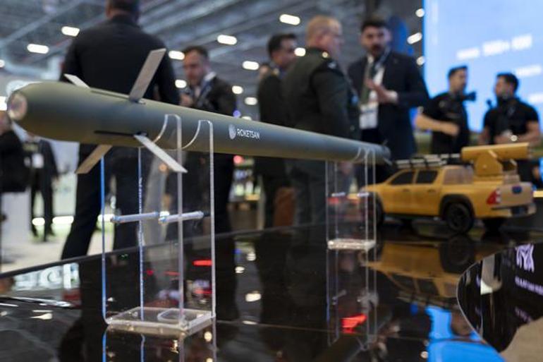 ROKETSAN'dan gövde gösterisi! İşte 4 yeni sistem: NEŞTER, CİRİT Anti-İHA, CİDA ve mini seyir füzesi