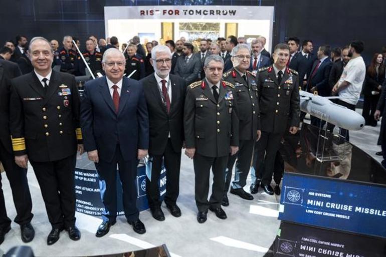 ROKETSAN'dan gövde gösterisi! İşte 4 yeni sistem: NEŞTER, CİRİT Anti-İHA, CİDA ve mini seyir füzesi