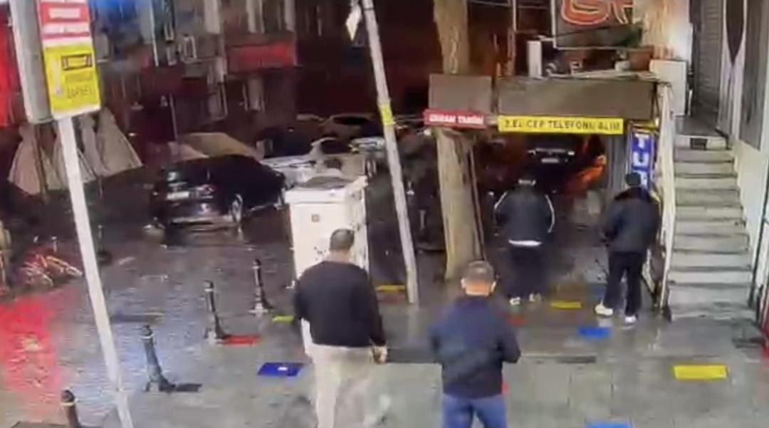 Bahçelievler'de vahşet! Sevgilisinin doğum gününde boğazından bıçaklanarak can verdi