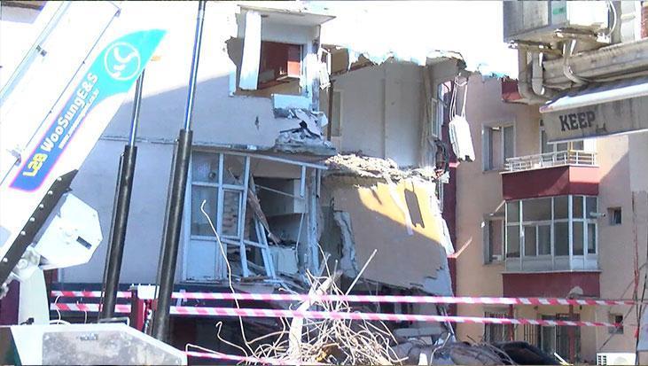 Güngören’de apartman yıkımı kabusa döndü! Bir anda çöktü, 2 bina tahliye edildi