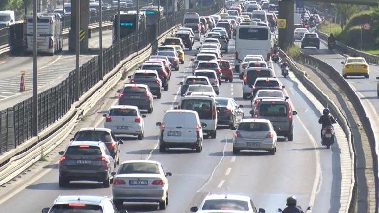 İstanbul'da haftanın ilk iş gününde trafik yoğunluğu