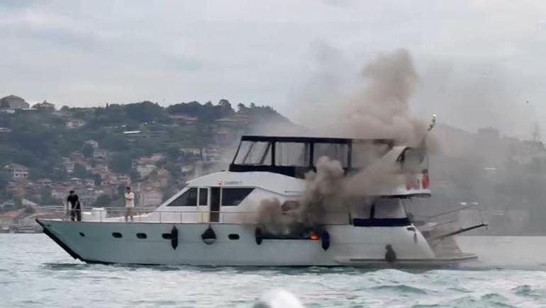 İstanbul Bebek sahili açıklarında teknede korkutan yangın