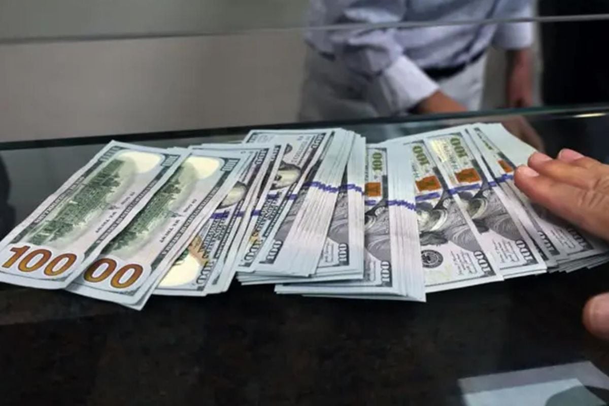 Sahte dolarları ATM’lerden sisteme sokup haksız kazanç sağlayan şebekeye operasyon: 9 gözaltı