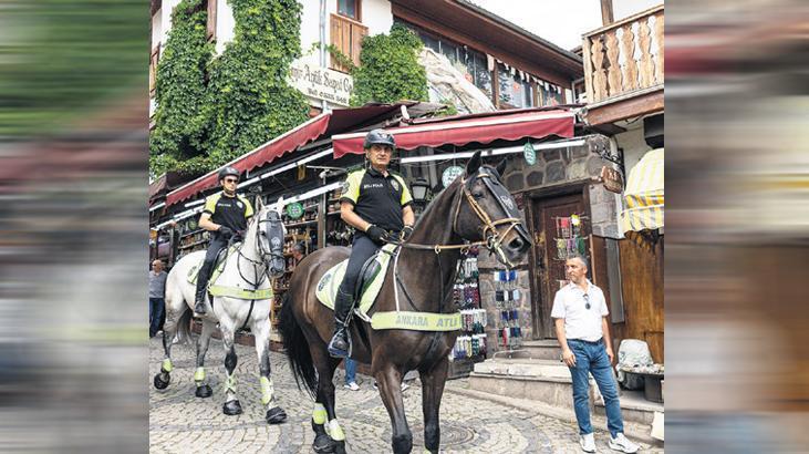 Atlı polisler NATO görevinde