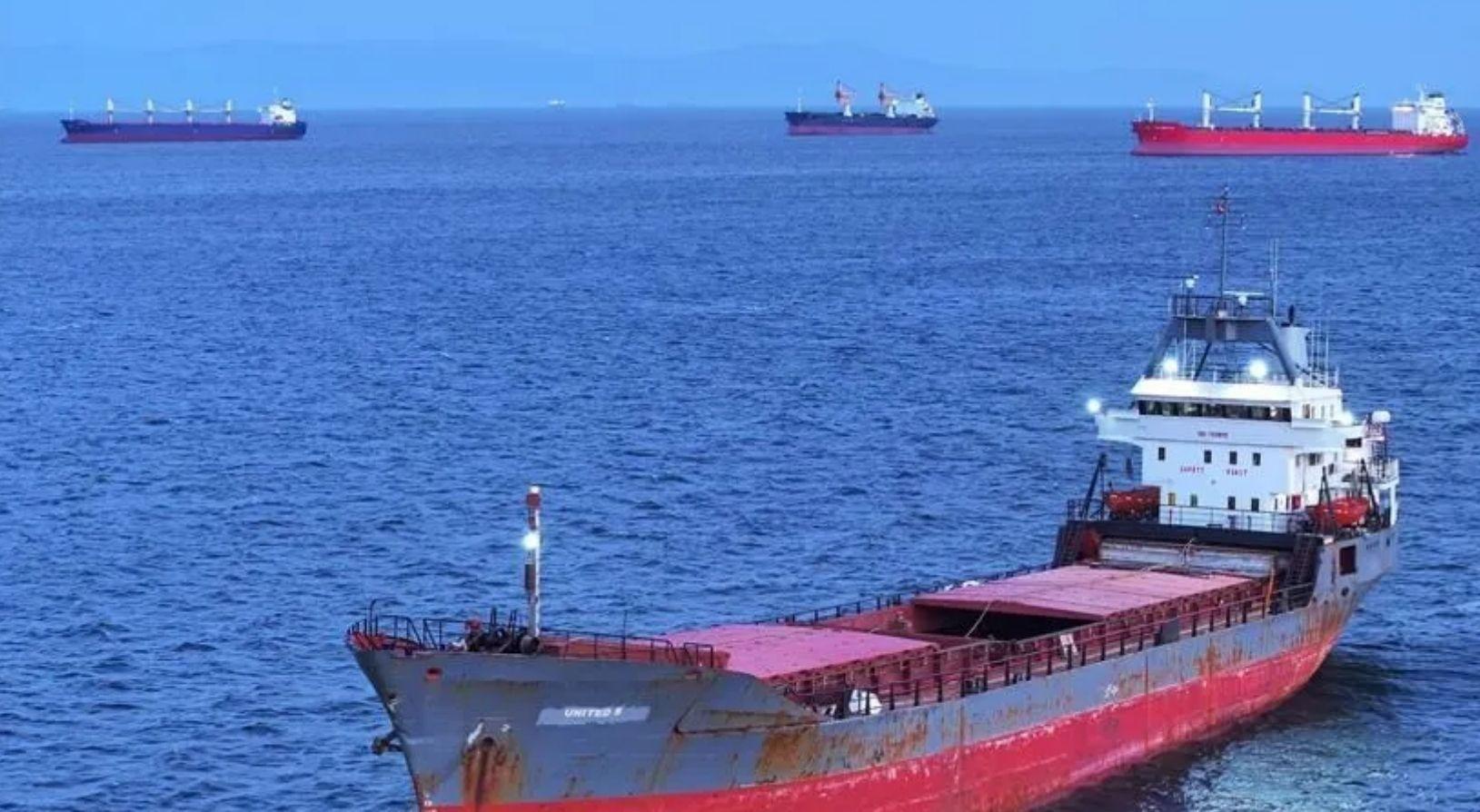 İran’dan Hürmüz Boğazı’nda müdahale! 6 geminin geçişi engellendi