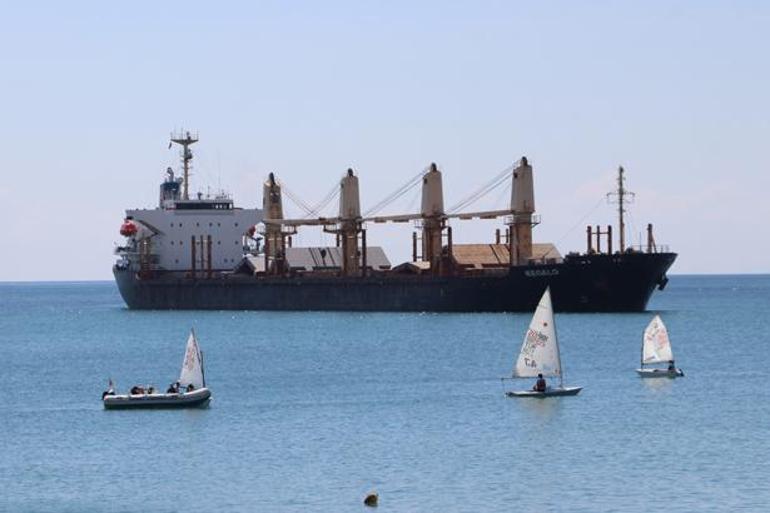Marmara'da karaya oturan dev gemide kritik bekleyiş! Dalgıçlar su altına indi