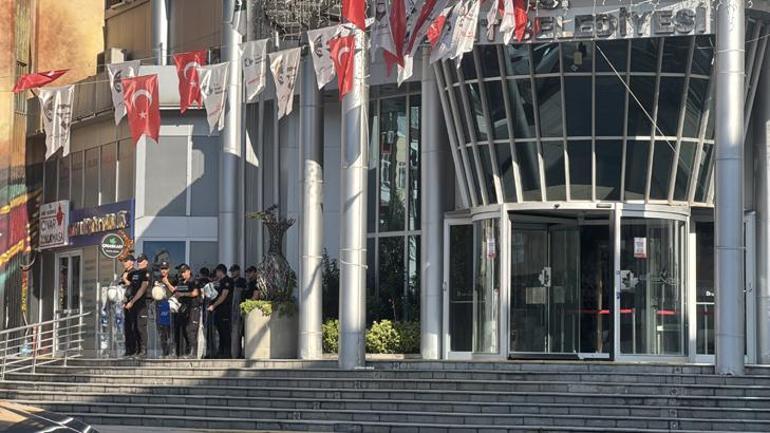 Son dakika... İzmit Belediye Başkanı Fatma Kaplan Hürriyet ve eşi gözaltına alındı