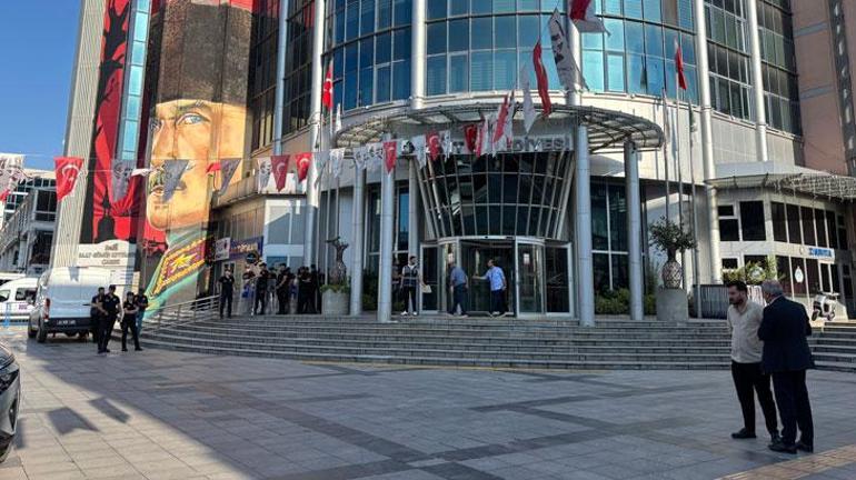 Son dakika... İzmit Belediye Başkanı Fatma Kaplan Hürriyet ve eşi gözaltına alındı