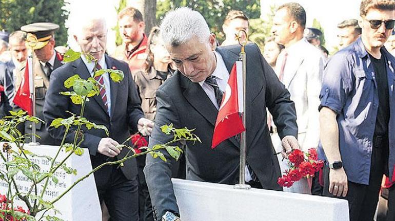 15 Temmuz demokrasi ve şehitleri anma yürüyüşü: Aynı köprüde aynı ruhla