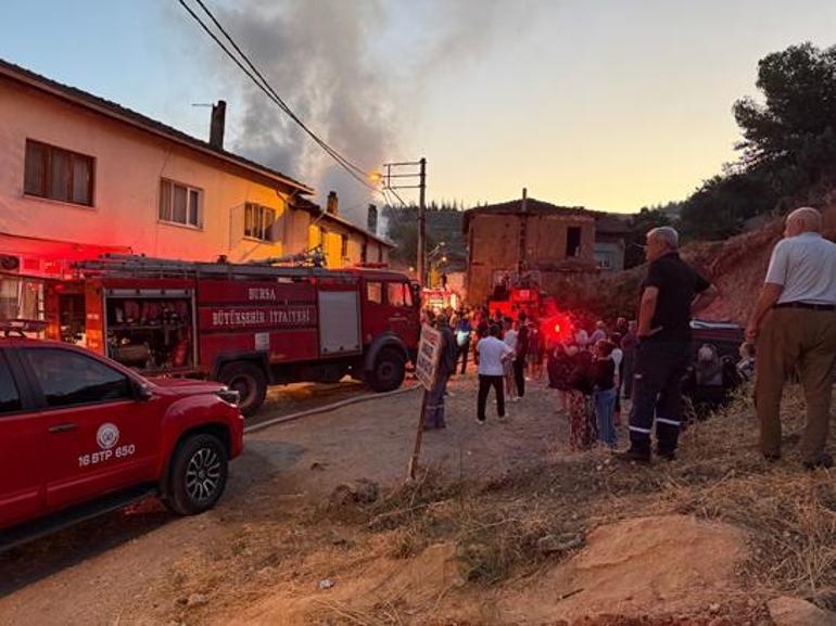 Bursa'da 2 katlı evi alevler sardı! 30 yaşındaki gençten acı haber