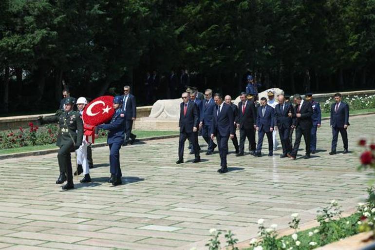 Son dakika... Cumhurbaşkanı Erdoğan'ın başkanlığındaki YAŞ toplantısı sona erdi