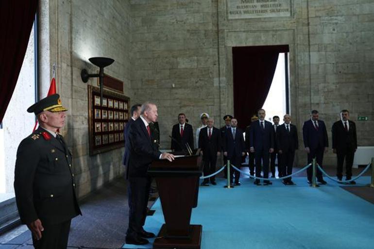 Son dakika... Cumhurbaşkanı Erdoğan'ın başkanlığındaki YAŞ toplantısı sona erdi
