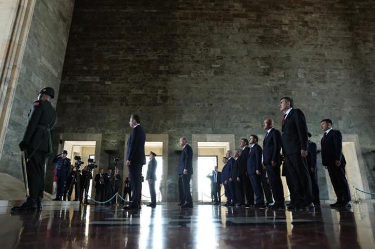 Son dakika... Cumhurbaşkanı Erdoğan'ın başkanlığındaki YAŞ toplantısı sona erdi