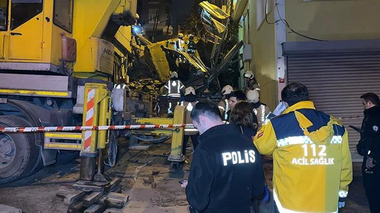 Beyoğlu'nda 5 katlı metruk bina çöktü