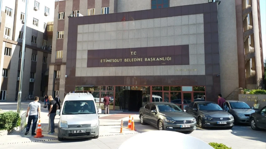 Etimesgut Belediyesi’ne operasyon! Çok sayıda gözaltı var…